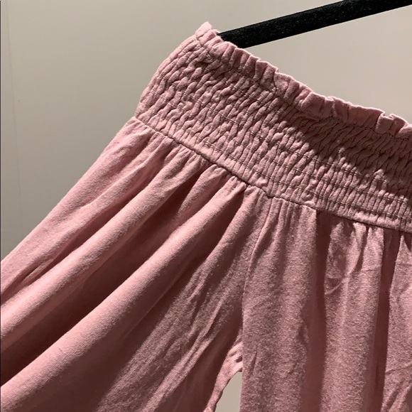 Over-the- shoulder top - Picture 2 of 3